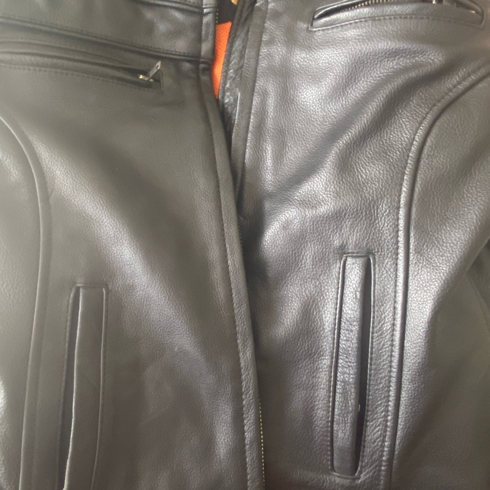Leather jacket - Picture 4 of 7